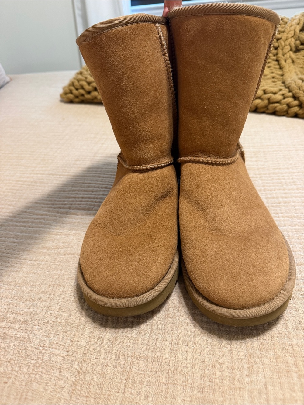 UGG Classic Short Boot in Chestnut Suede